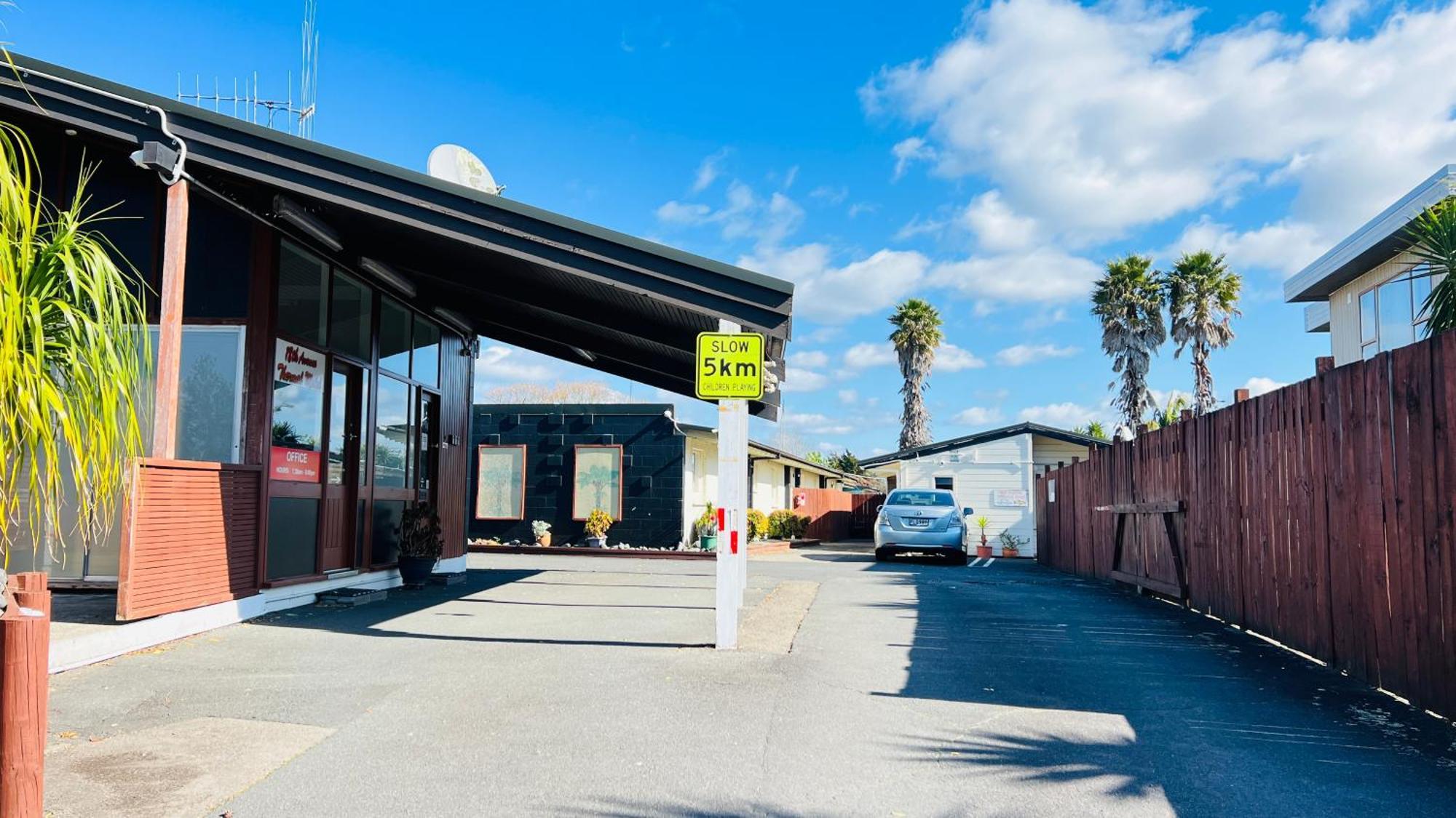 18Th Avenue Thermal Motel Tauranga Extérieur photo